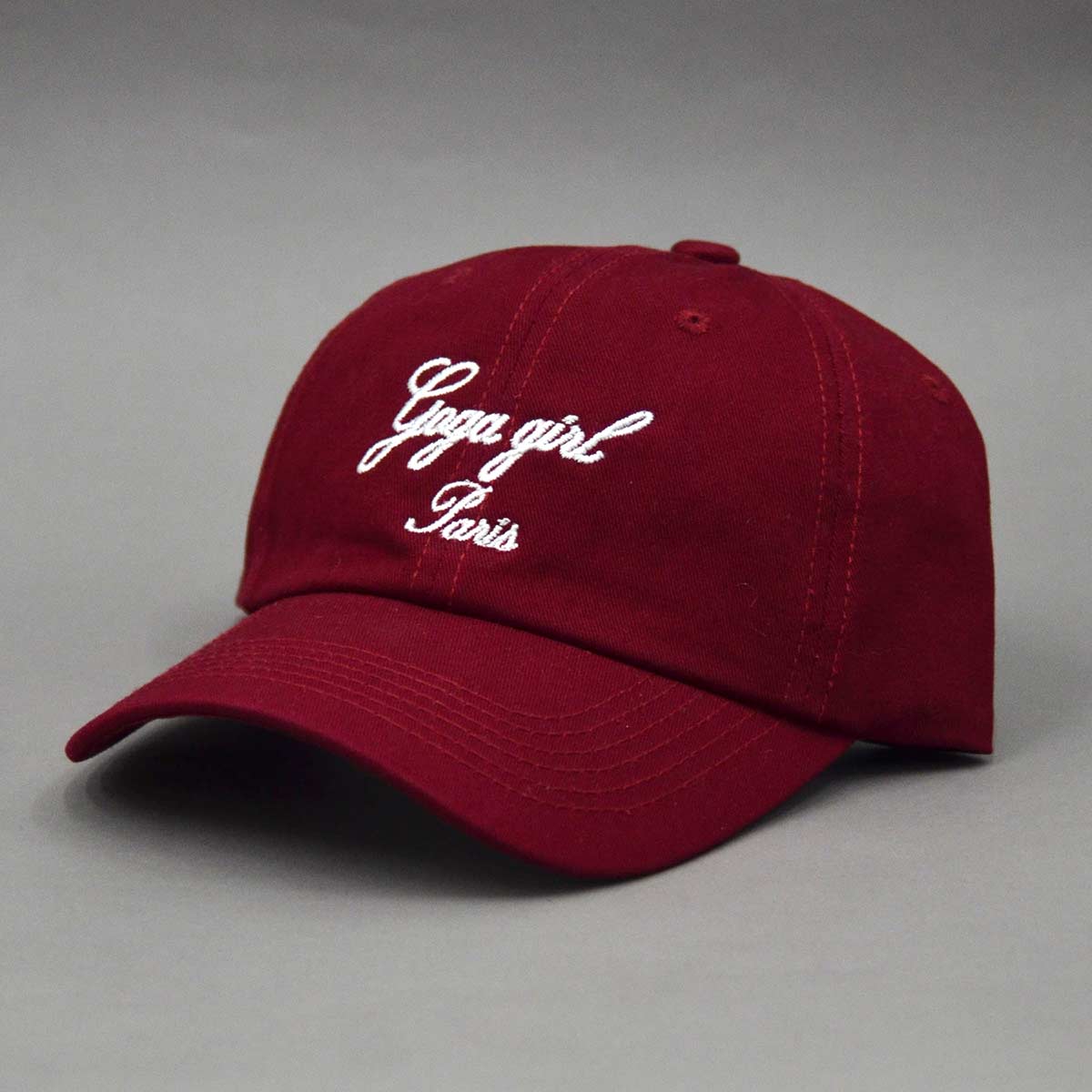 Gorra bordada para mujer