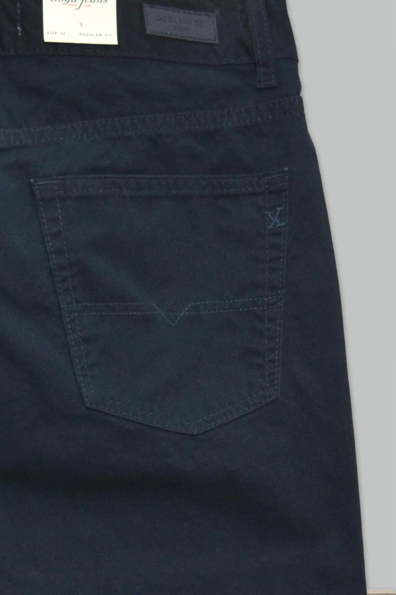 Pantalón Gabardina corte recto para hombre.